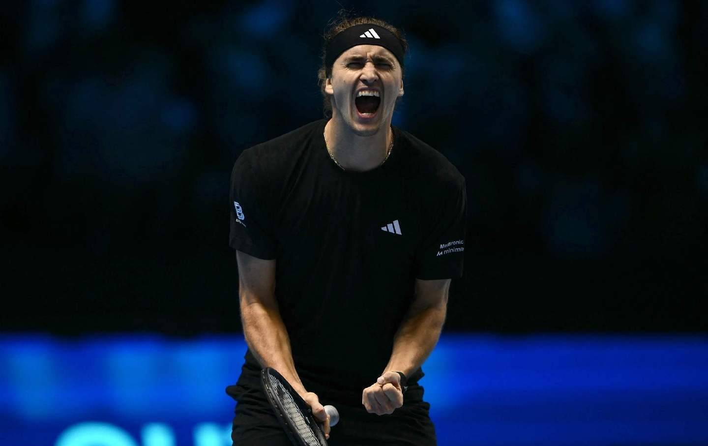 温网力克美网，兹维列夫统治全场