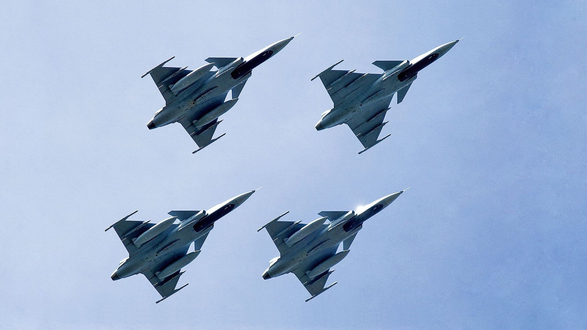 银箭破晓，当未来跨越神话，皮亚斯特里如何以唯一的方式定义新秩序