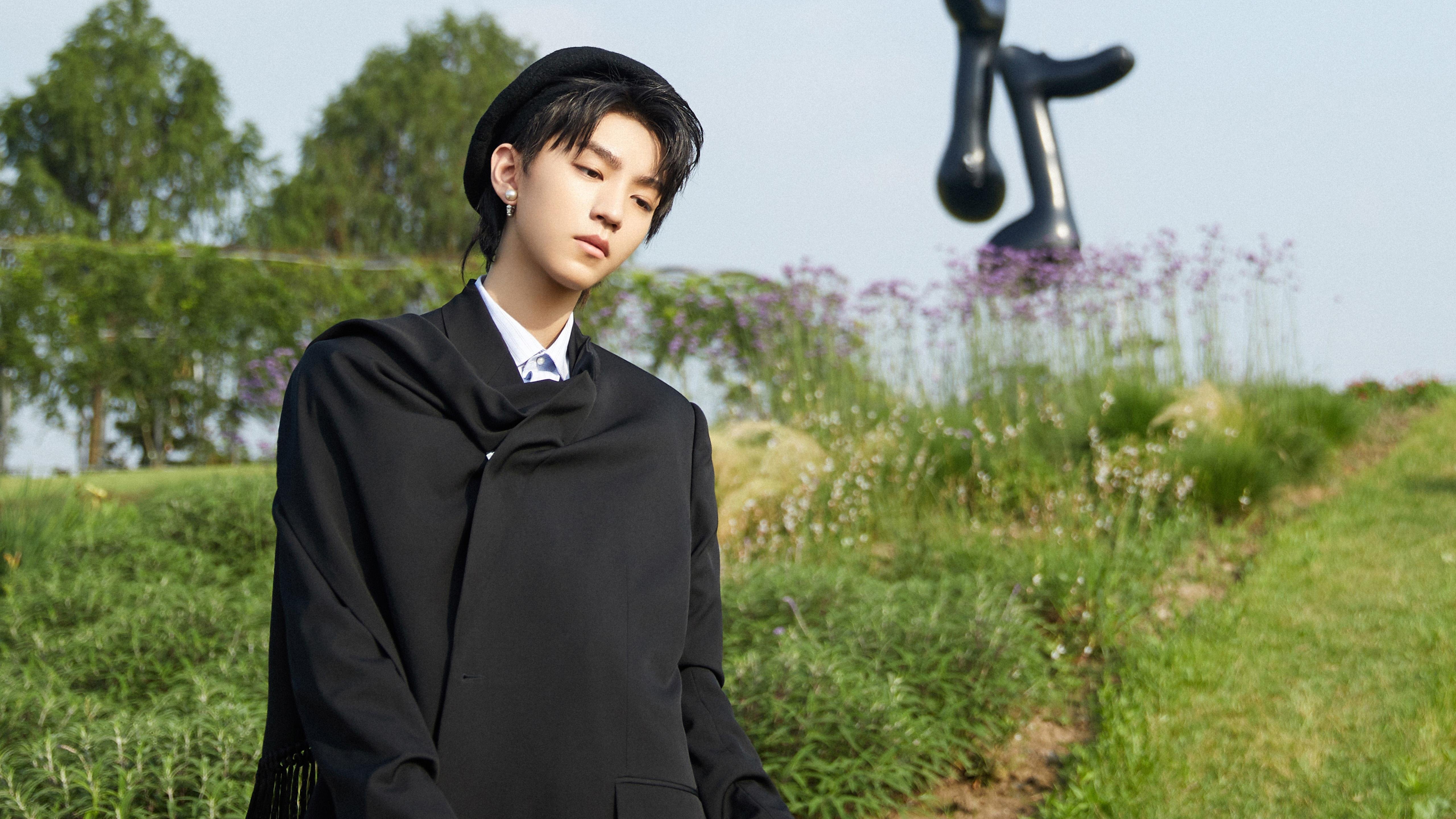 爱游戏体育-银箭之主与小艇的逆袭，汉密尔顿统治全场，索伯绝杀红牛的启示录