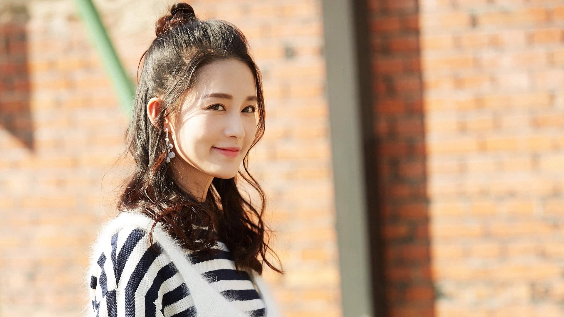 萨卡连续得分拉开差距,马赛击败芬兰,欧洲足球之夜的双星闪耀