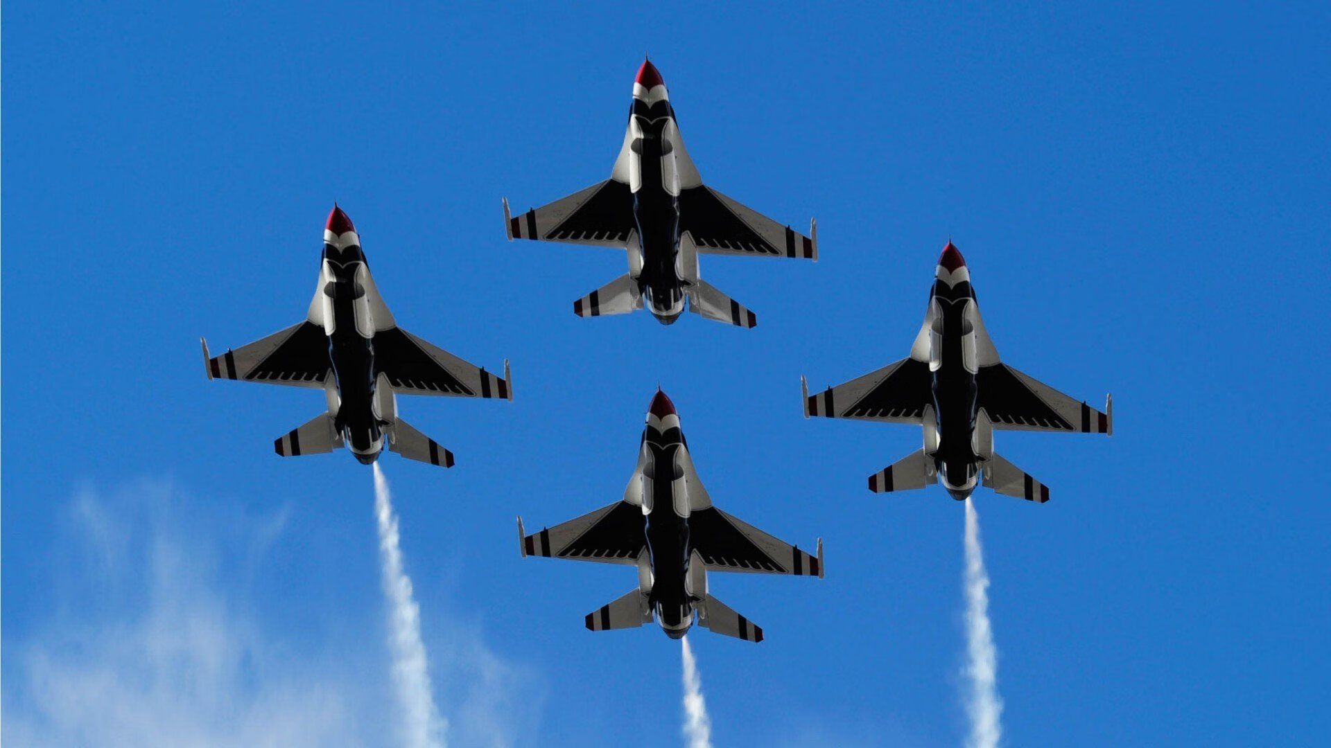 欧冠半决赛之夜,被铲断的弧线,与一位防线诗人的加冕礼