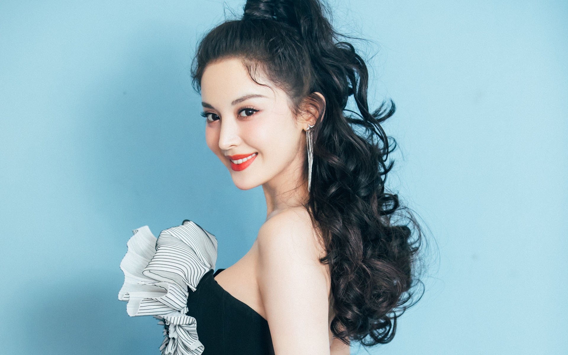 卡塞米罗轰开世界波,一道撕裂利物浦与比利时的雷霆